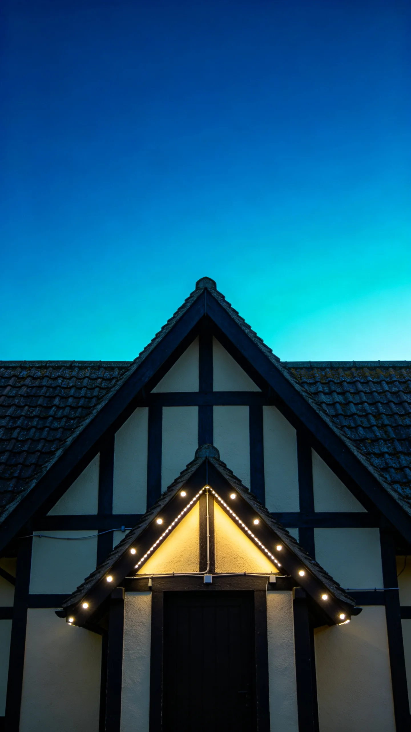9. Accentuate the Roofline with Discreet Eave Lights